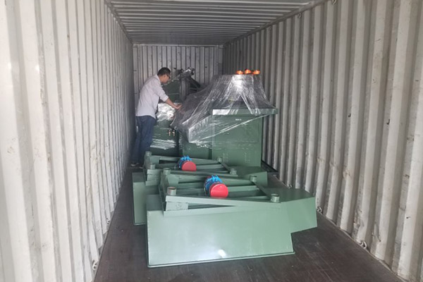 loading container-3