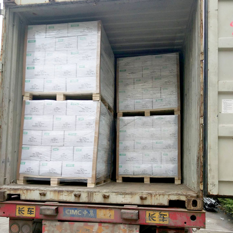 packaged and loading container003