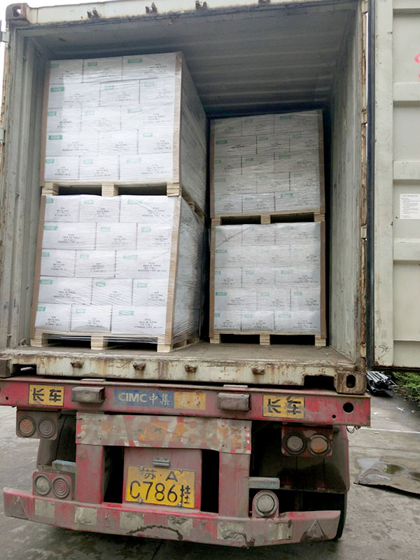 packaged and loading container03